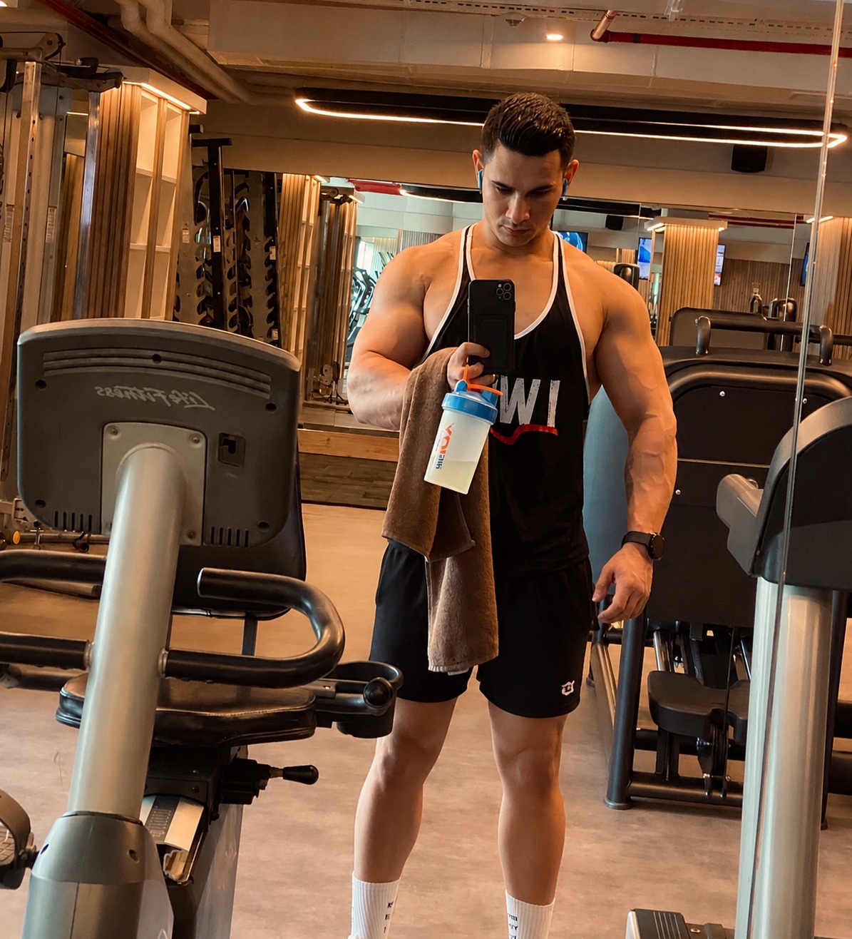 Spor salonunda antrenman